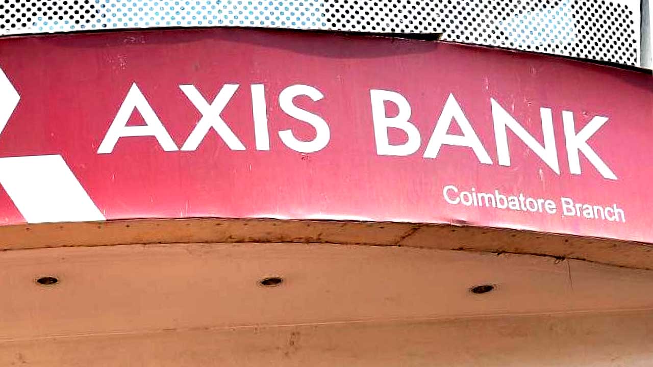 Kal Axis Bank Khula hai